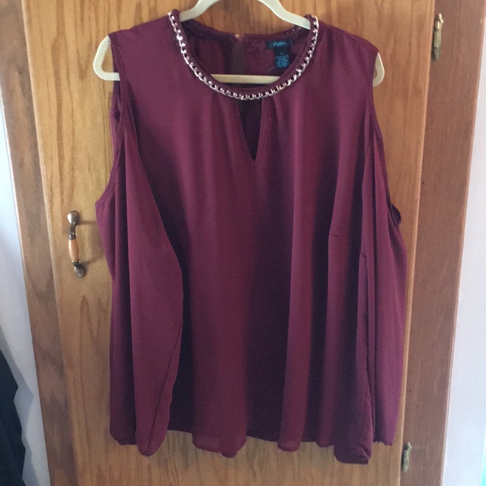 Rue 21 + cold shoulder top